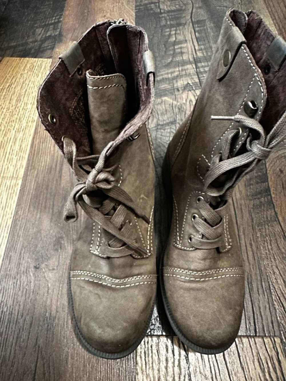Rockport Women's Brown Nubuck Lace-Up Mid-Calf Combat Boots with Cap Toe